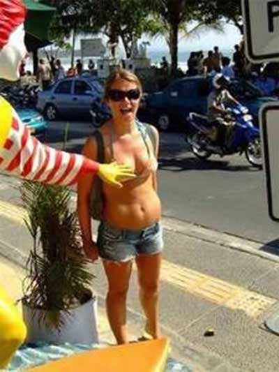 ronald-mcdonald-statue-boob-touch