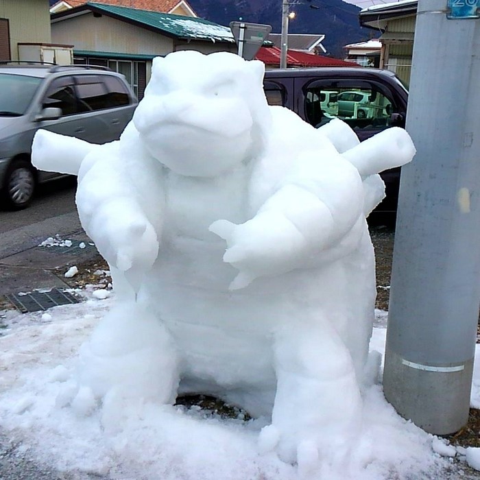 creative-snow-sculptures-heavy-snowfall-japan-12-587e213f10972__700