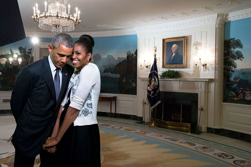 michelle-barack-obama-love-photos-29-587ce832c3bf0__880