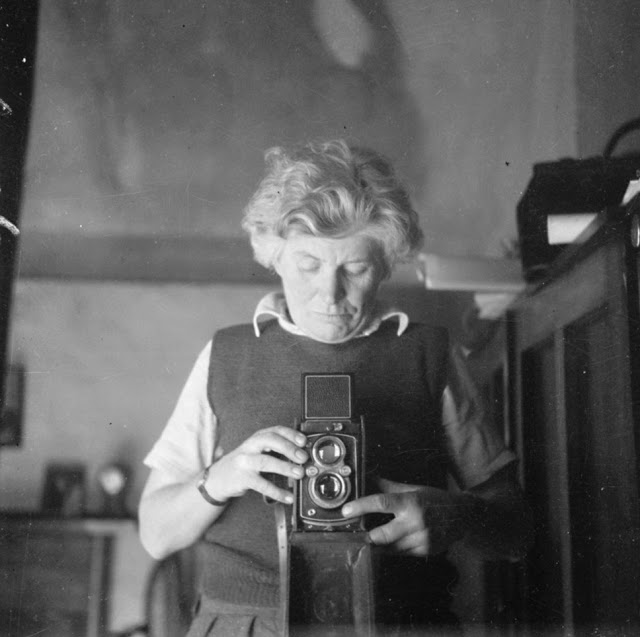 Vintage Snapshots of Self-Portraits from between the 1930s and 40s (10)