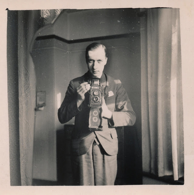 Vintage Snapshots of Self-Portraits from between the 1930s and 40s (7)